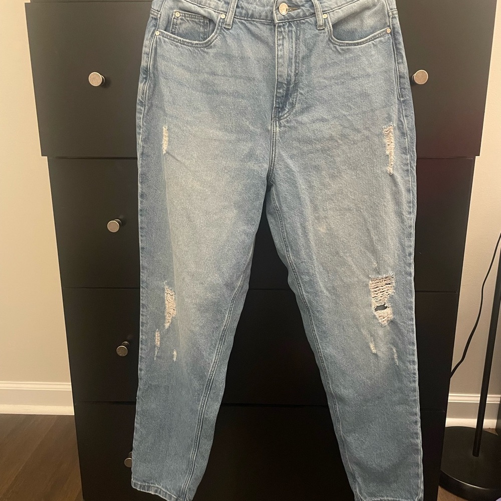 Denim jeans light wash with rips